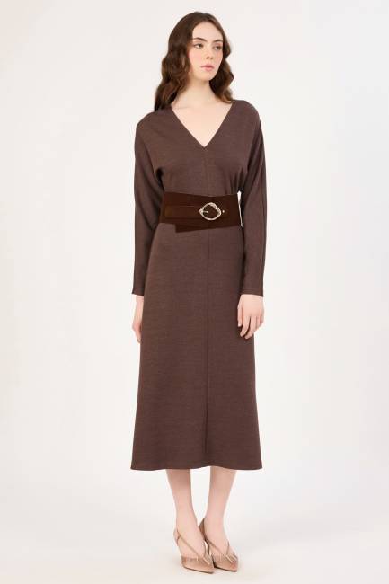 Fever - V yakalı süet kemerli midi elbise Fever - V yakalı süet kemerli midi elbise