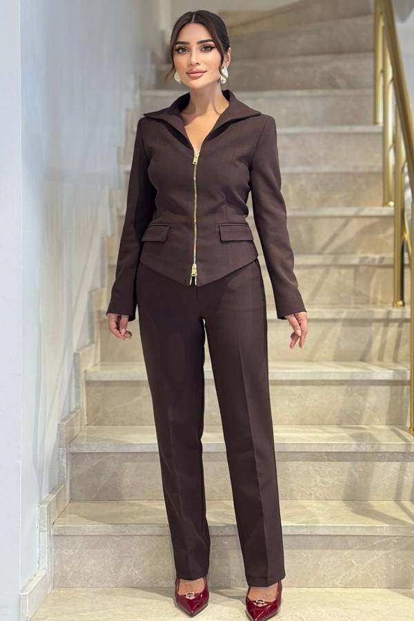 Yaka detaylı fermuarlı ceket