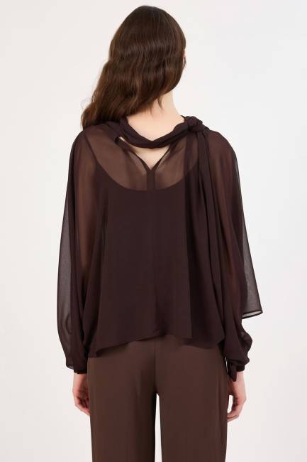 Yakası fiyonk detaylı broş aksesuarlı bluz - Thumbnail