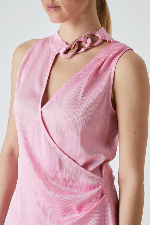 Zincir detaylı krınkıl bluz