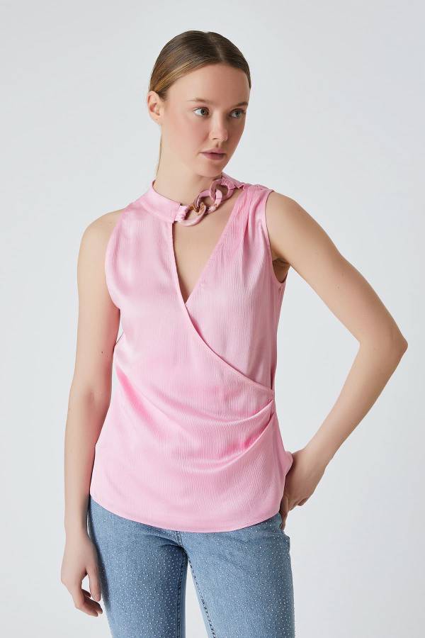 Zincir detaylı krınkıl bluz