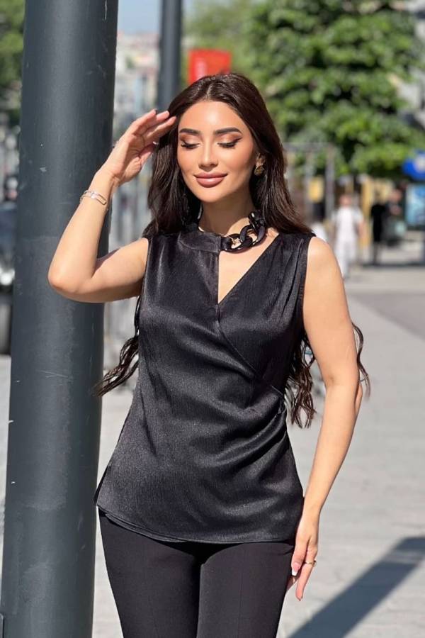 Zincir detaylı krınkıl bluz