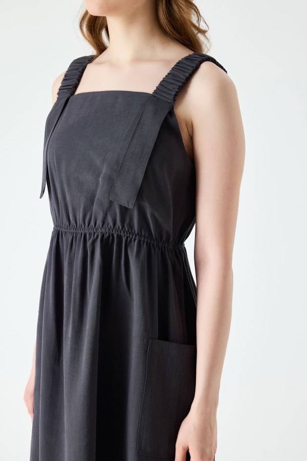 Zincir nakış detaylı tencel midi elbise